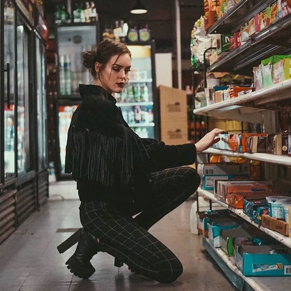 Meet Elissa! IG @elissarummy - Picture 2 of 8